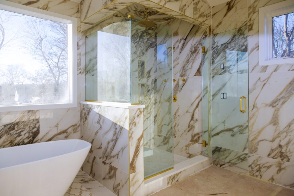 Beatiful bathroom with glass shower door