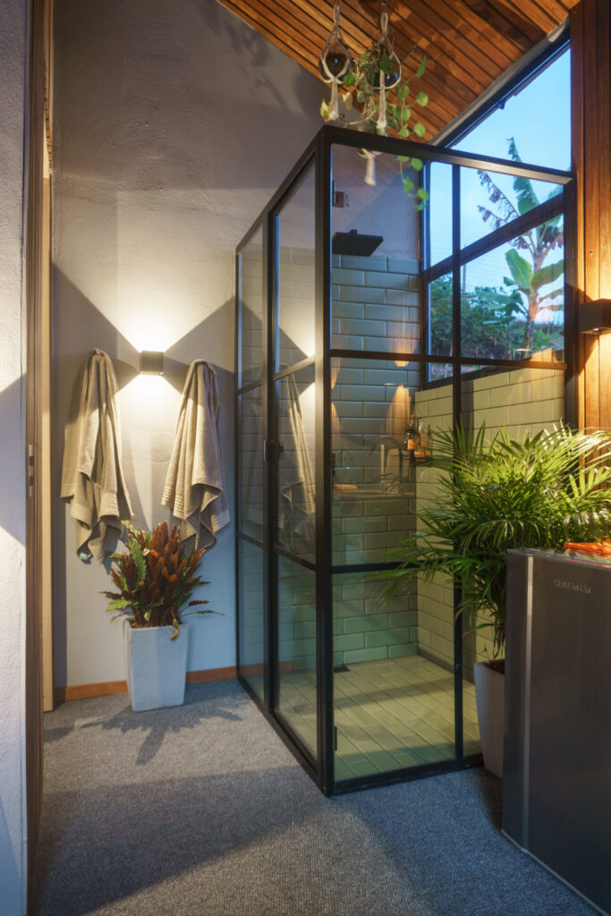 Glass shower door