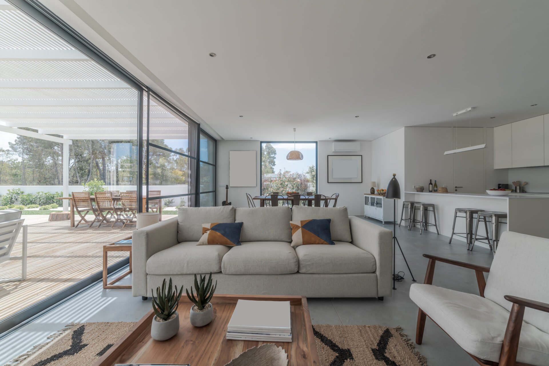 Home Glass Services in Lutz